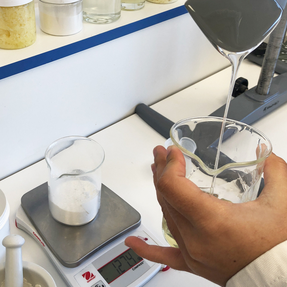 Formulation of cosmetics in organic laboratory